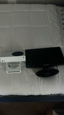 Xbox series S | With 75 hz SCEPTRE Monitor | and Xbox Series S Mount | 2 controllers