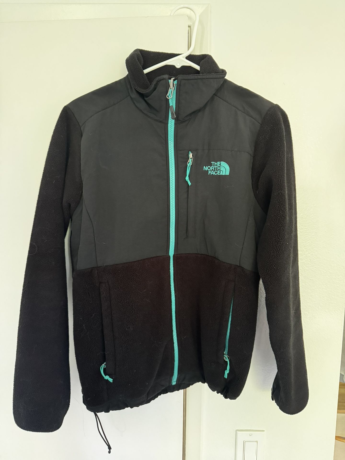 Woman’s Small North Face Fleece Jacket