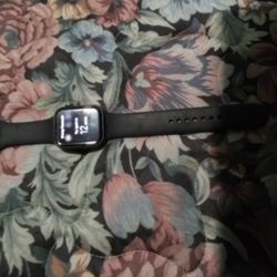 I Phone 13 And I Watch SE