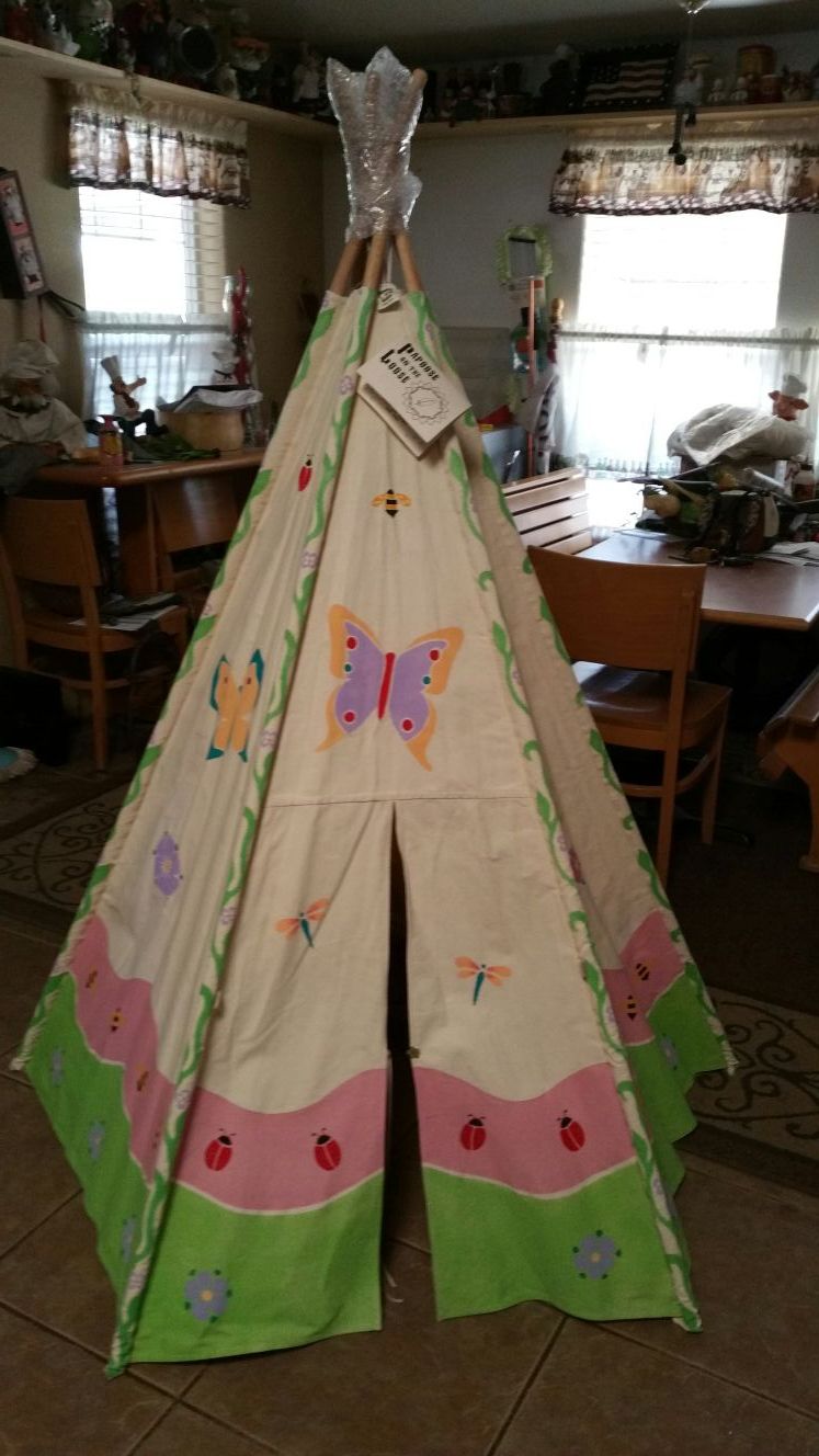 PAPOOSE ON THE LOOSE TEEPEE
