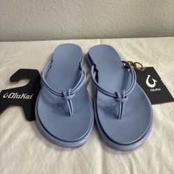 Olukai Sandal/ Slippers Blue. New Size 8
