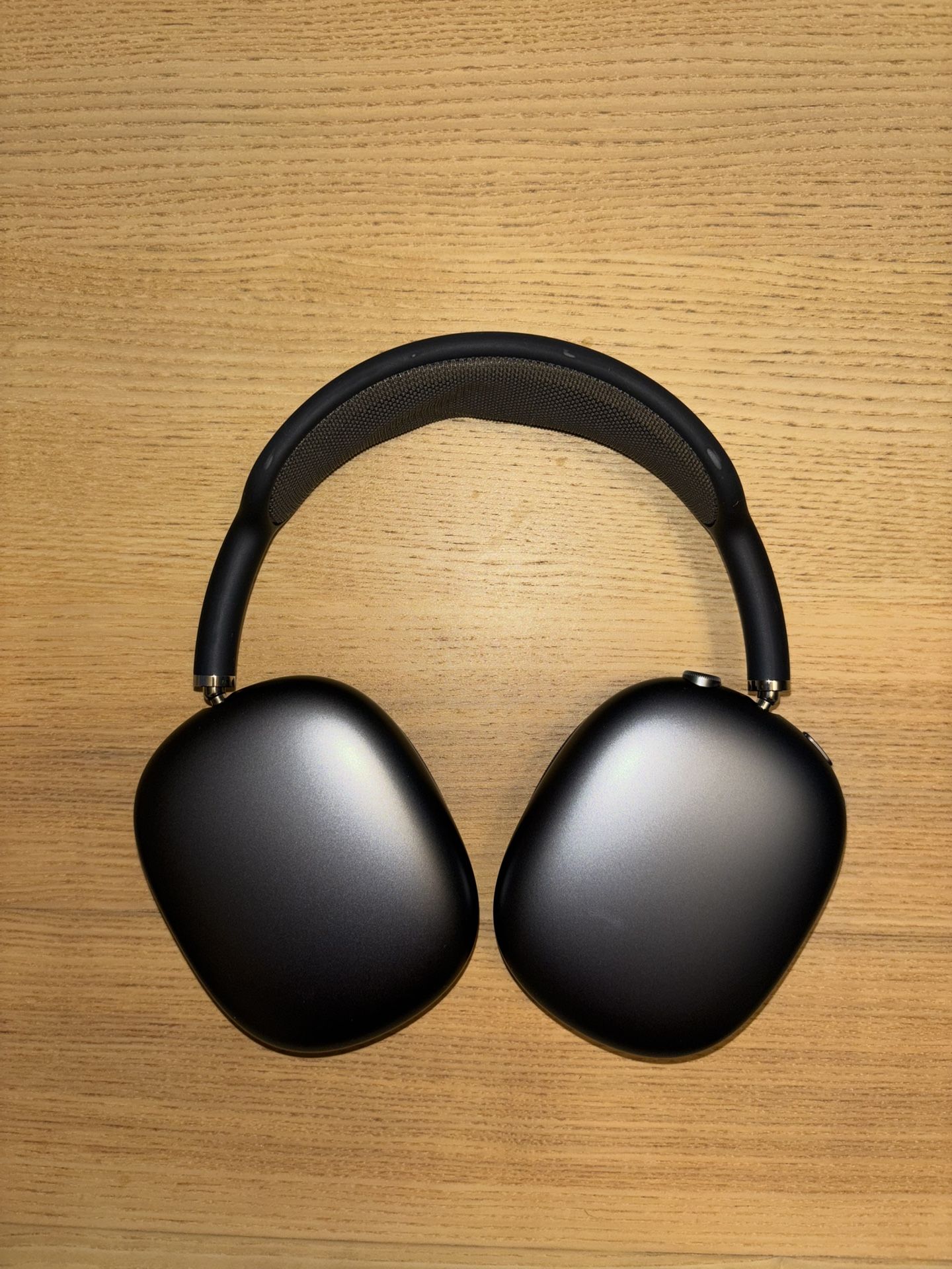 Apple AirPod Max (Gen 1 w/ Lightning Port)