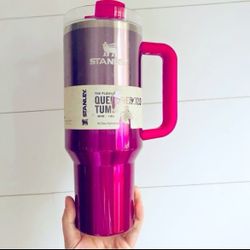 Stanley Adventure Quencher H2.0 Flowstate 40 oz Tumbler - Camelia Pink  Gradient for Sale in South Jordan, UT - OfferUp