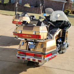 Pair Honda Goldwings 1985