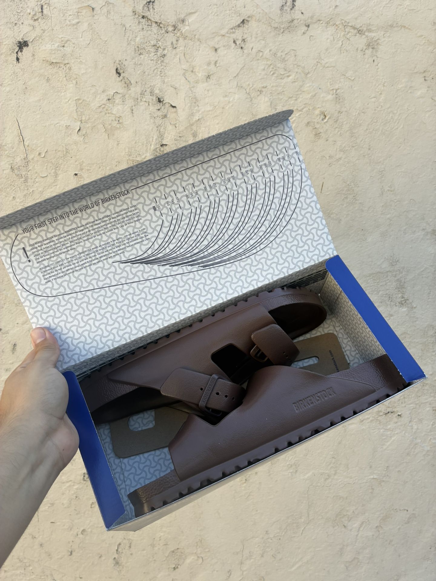 *BRAND NEW* Unisex Birkenstock Slides (EUR 42)