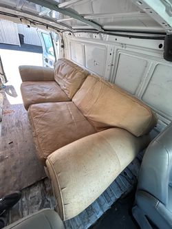 DREXEL HERITAGE LEATHER COUCH