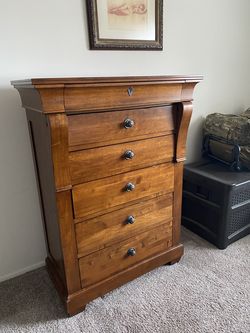 Kincaid Tuscano, Solid Wood 5- Drawer Chest /Tall Dresser