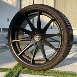 22” Rims 10 spoke 5 x 130 Rohana Rc 10
