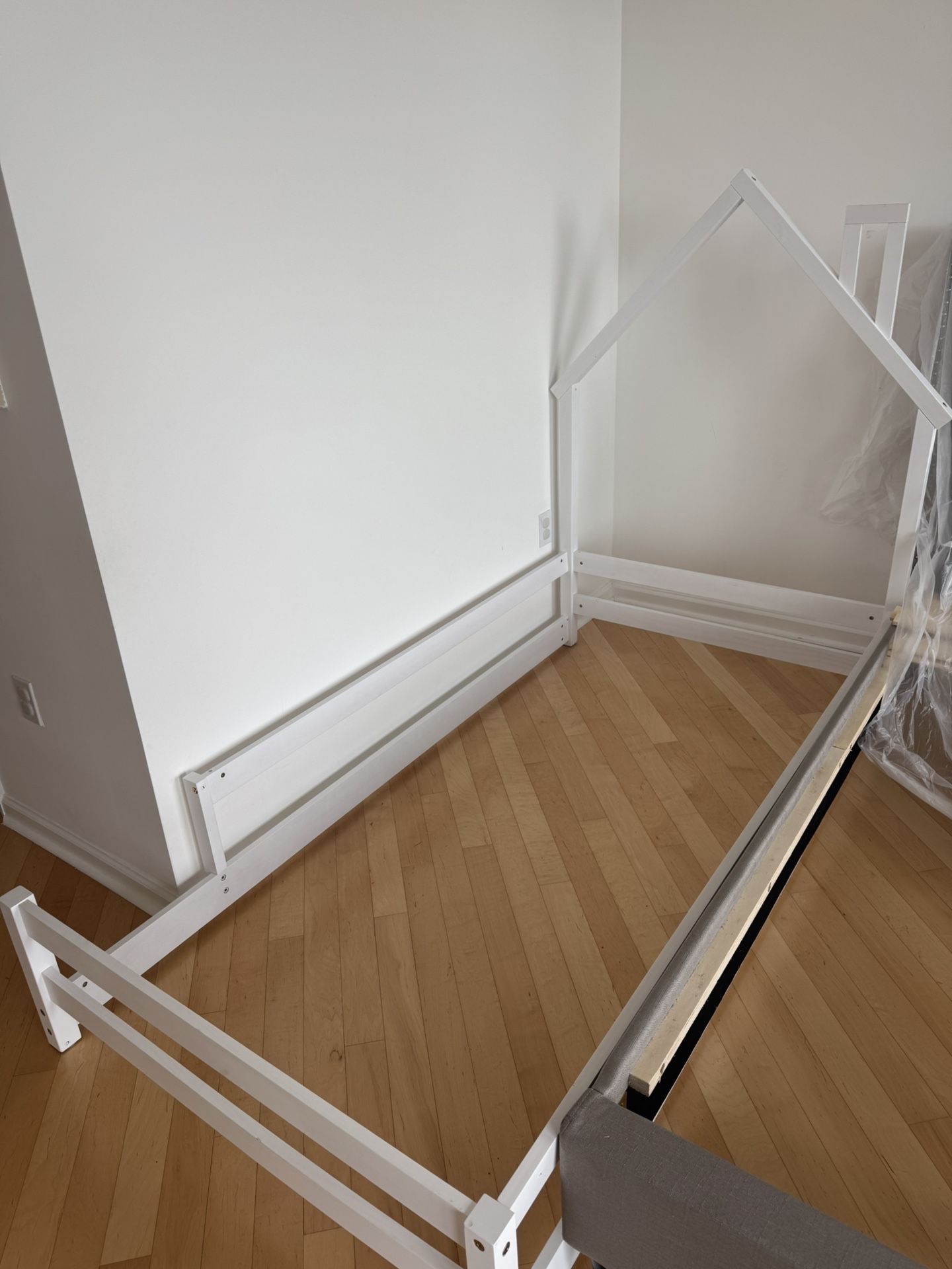 Full Size Montessori Floor Bed