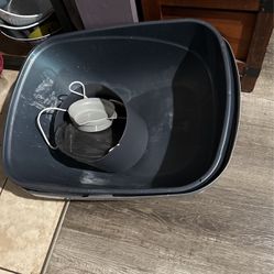Cat Litter Box And Water Fountain 