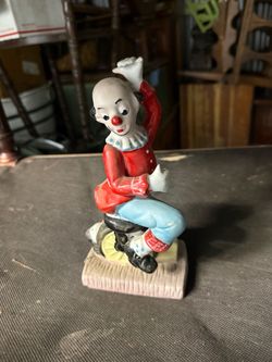 Figurine clown