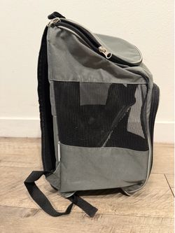 Trusty pup Dog / Cat backpack carrier