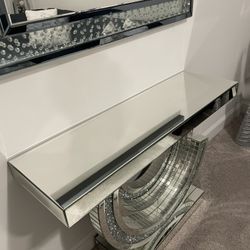 Stunning Mirrored Console Table 