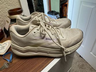 Brooks Ghost Max 2