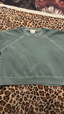 Moda intl baggy crop top