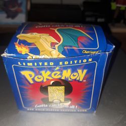 Charizard gold card