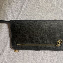 Adrianne Vettidini  wristlet