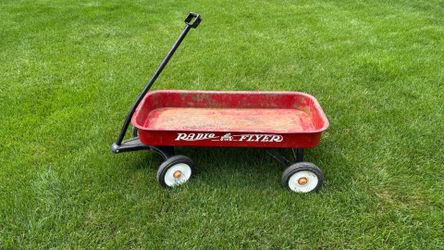 Radio Flyer Red Metal Wagon