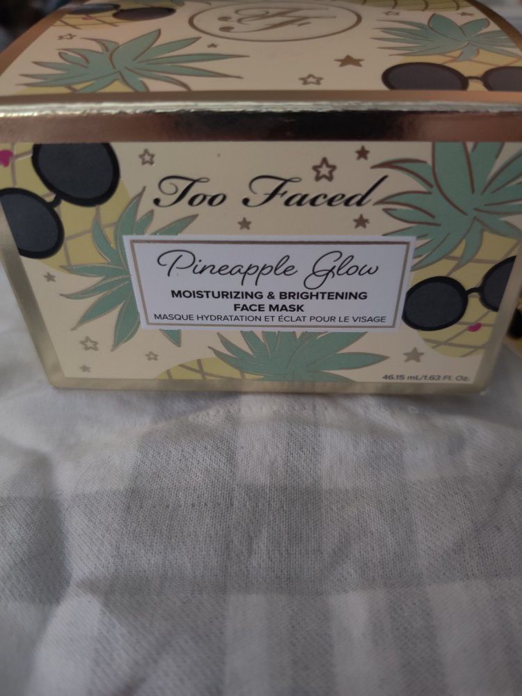 Too faced pineapple glow moisturizing & brightening face mask