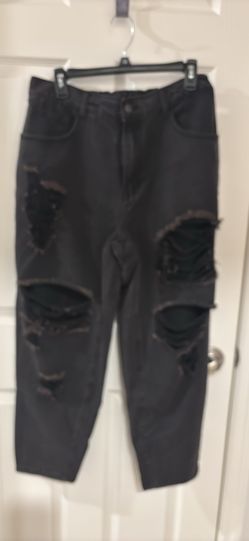 She in Blk rip Jeans, Relax, Fit Size Xl/14