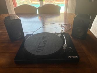 Victrola Turntable with Speakers