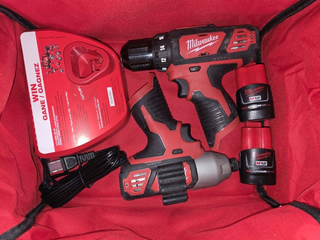 MILWAUKEE M12 BUNDLE /DRILL, DRIVER/ IMPACT/BAG/ 2 - 1.5 M12 BATTERY'S/ CHARGER / 45 IMPACT SHOCKWAVE BIT SET