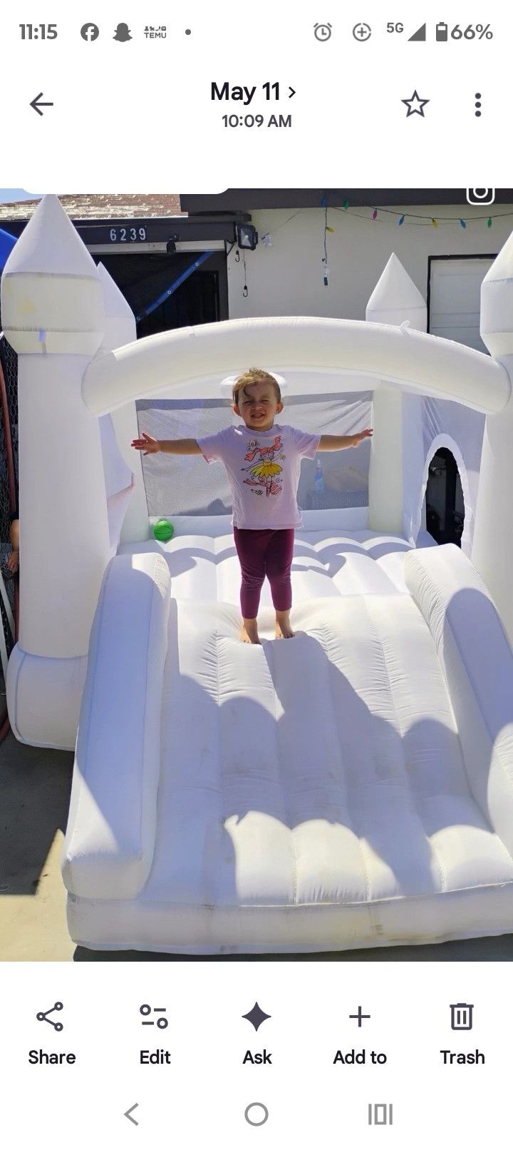 Castle jumper come with air machine