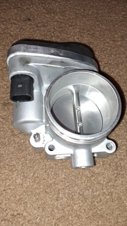 Throttle Body Assembly for BMW E46 325Ci 325i 325xi E60 525i X3 Z3 Z4 2001-2006