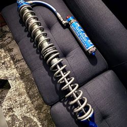 King 2.5 Coil Overs With Adjustable Reservoir 