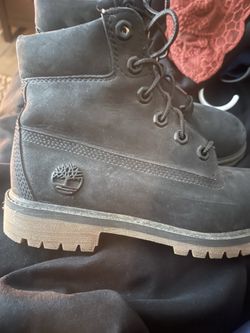 Boys Timberlands youth size 4