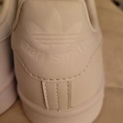 White Adidas Stan Smith Size 5.5