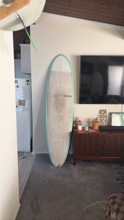 Torq 7’ 4” Fun V surfboard