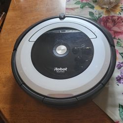 I-ROBOT ROOMBA DOCKING STATION 