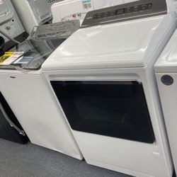 New Scratch And Dent Whirlpool Washer And Dryer Set. 1 Year Warranty 