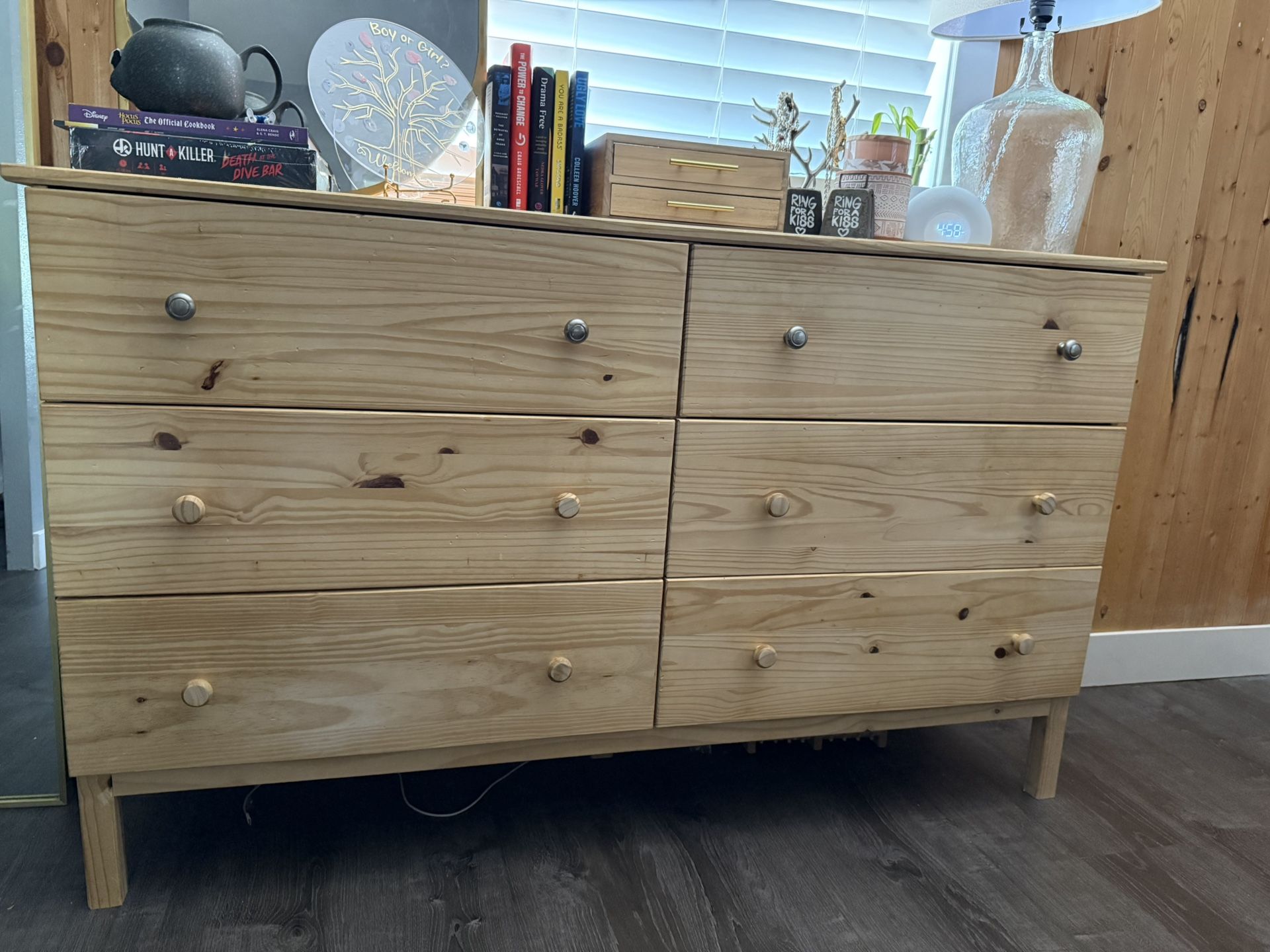 Dresser