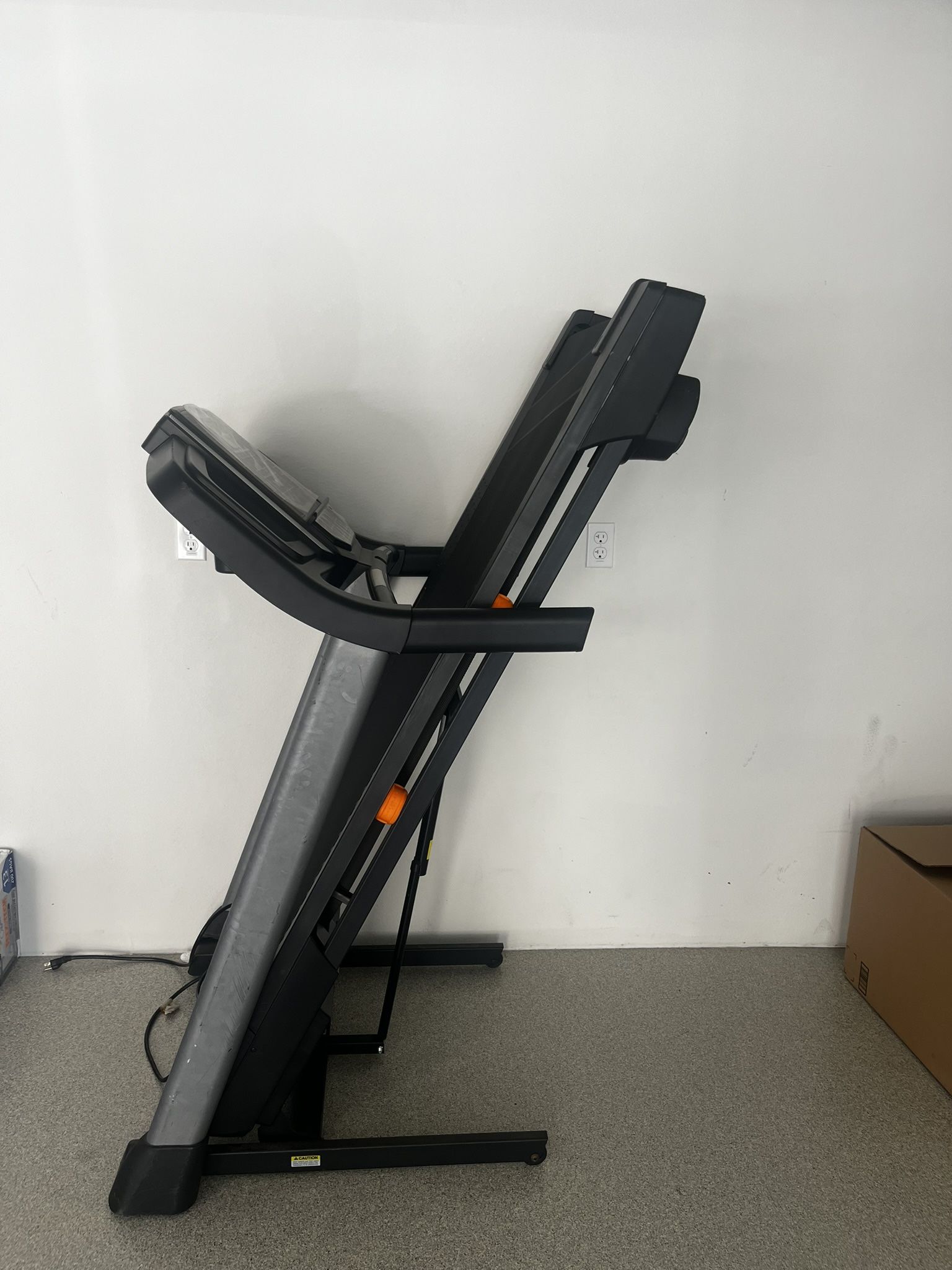 Nordic Track - Treadmill