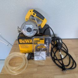 Like New DEWALT Wet Tile Saw, Masonry, 4-3/8-Inch (DWC860W)