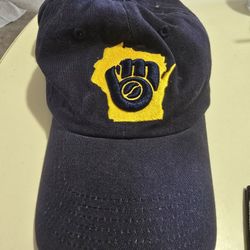 MILWAUKEE BREWERS BASEBALL HAT
