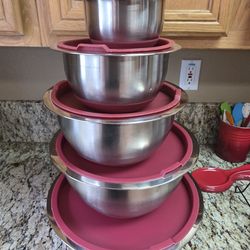 Stackable bowl sets