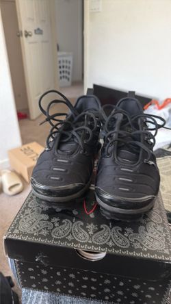 BLACK Vapormaxes Size 10 | WORN