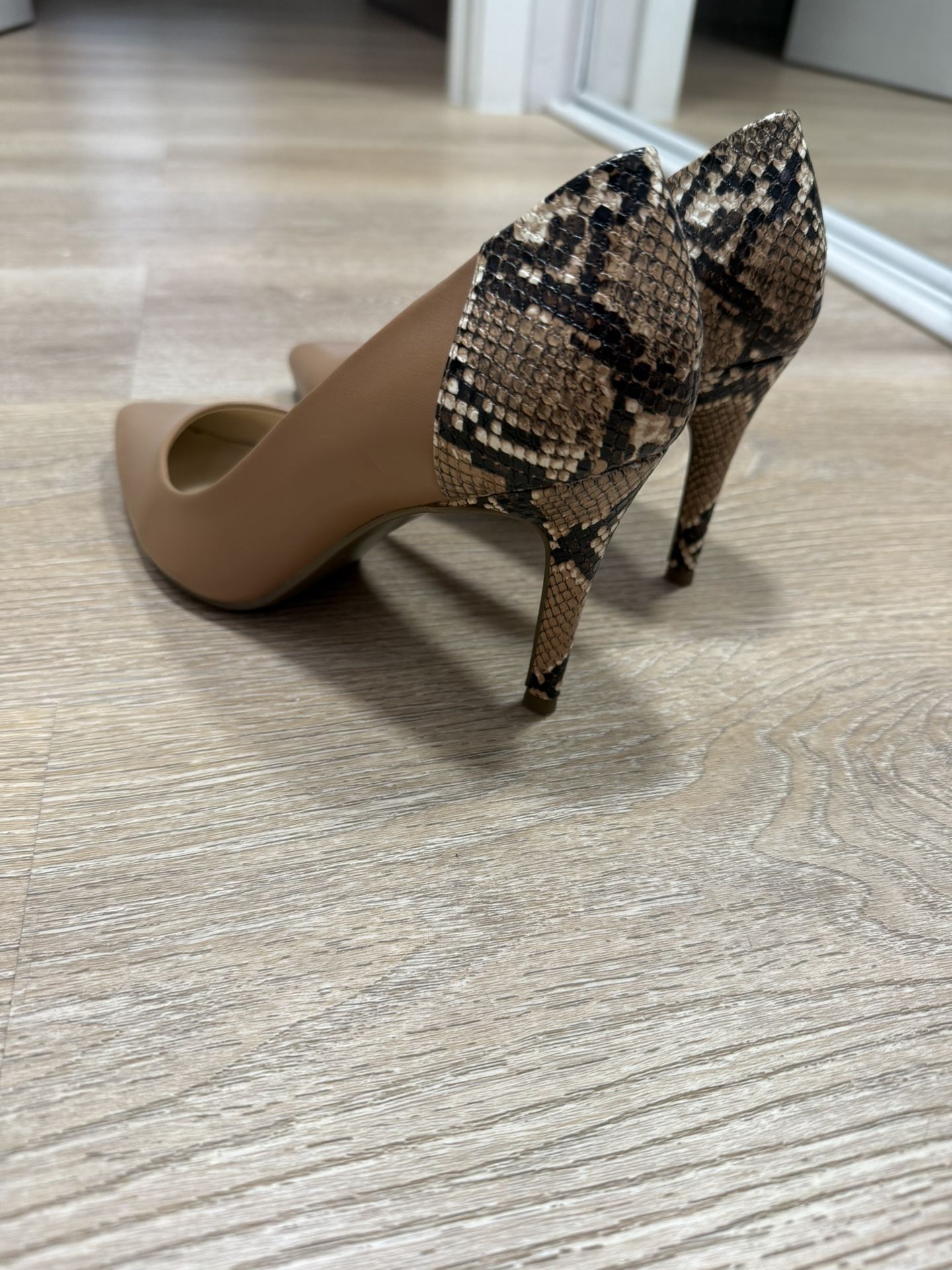 Like New Caramel Heels Size 8.5