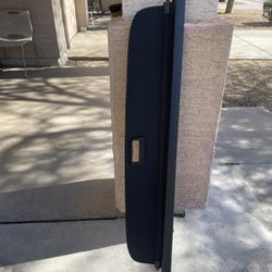 Tiguan Retractable Cargo Cover 2018-2024