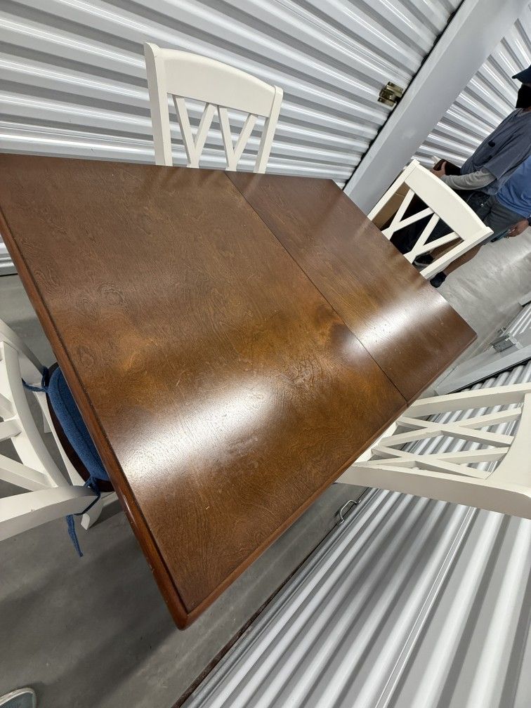 Solid Wood Extendable Dining Set with 4 chairs