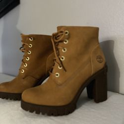 Women’s timberland Boots 7.5