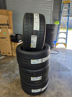 ** New ** Bridgestone Potenza Sports 20" Tires (305/30ZR20)