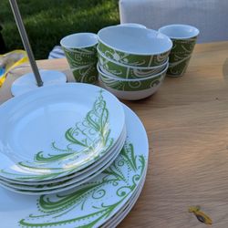 Green & White Dish Set