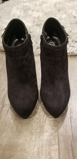 Black bootie heels size 8