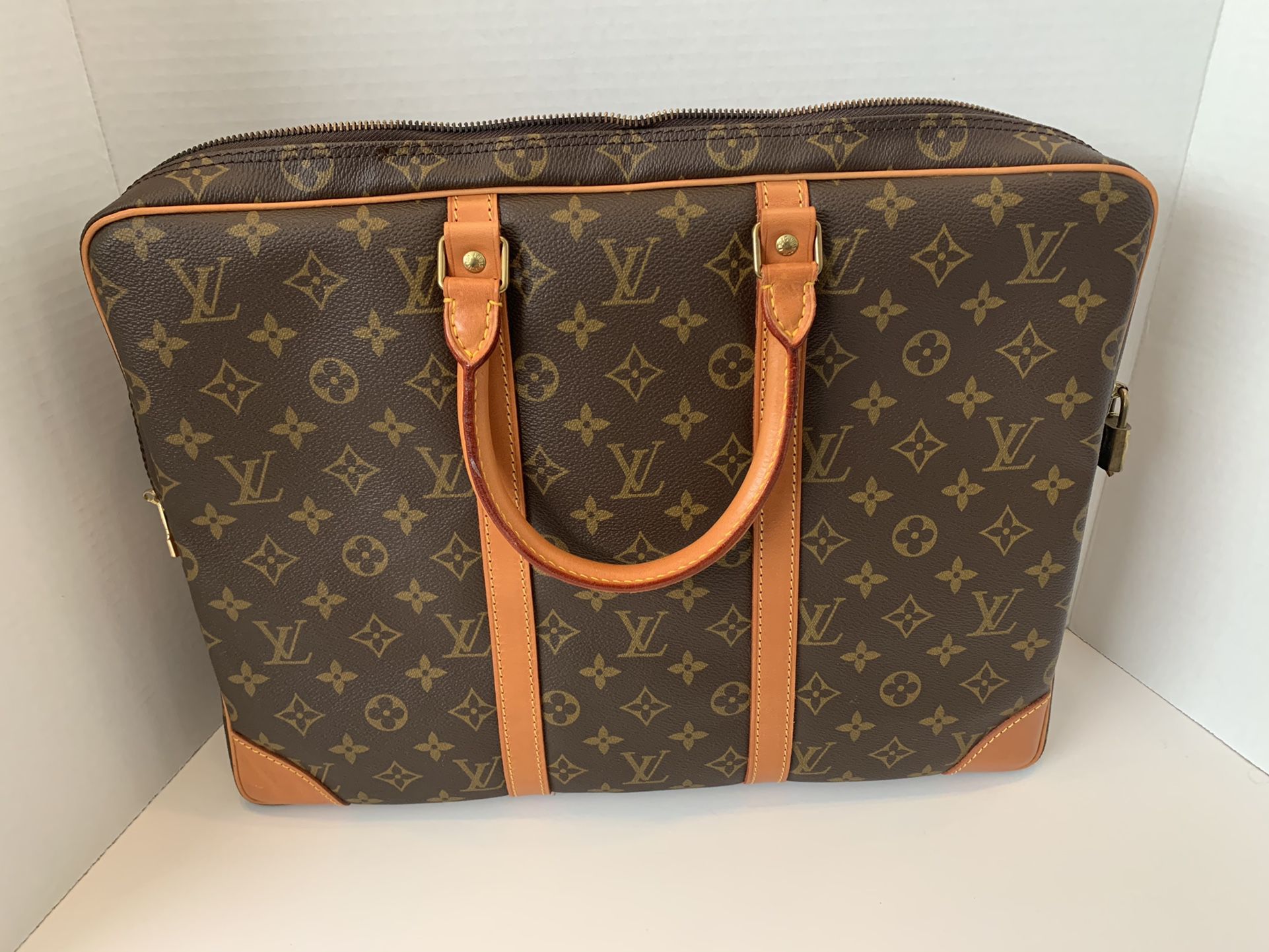 Vintage Louis Vuitton Bosphore MM for Sale in Tacoma, WA - OfferUp