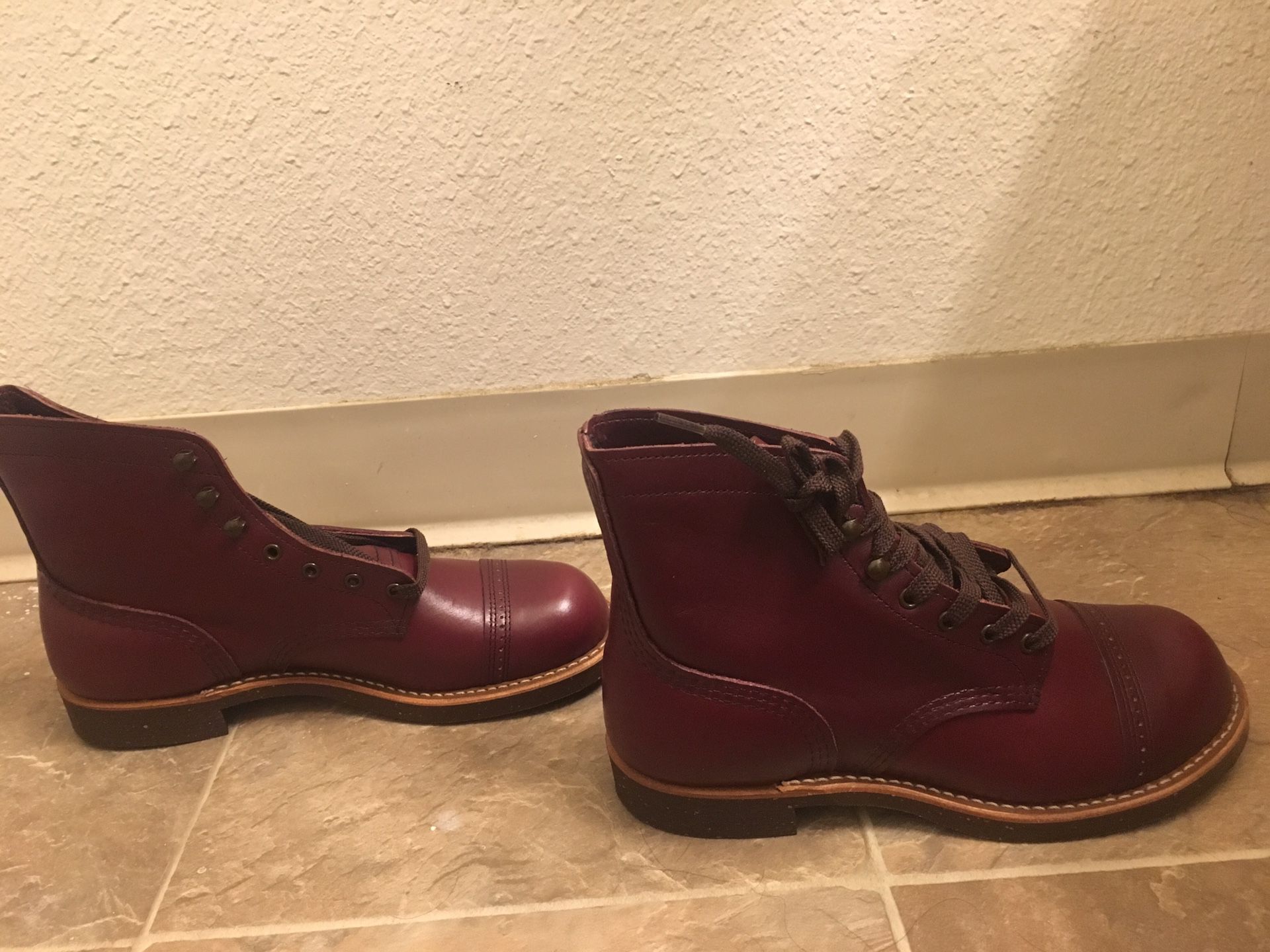 Limited Edition Red Wing Munson Ranger 8012 size 7.5 for Sale in 