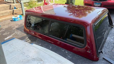 2016 dodge ram trunk cap/ camper Red